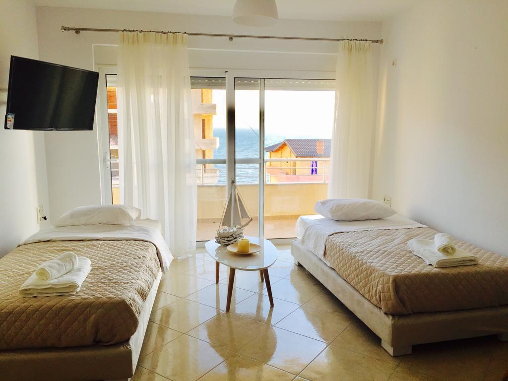 Sea And Sun Apartments Sarandë Rum bild